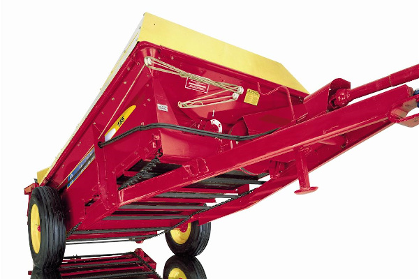 New Holland | 100 Series Box Spreaders | Model 145 for sale at Kunau Implement, Iowa