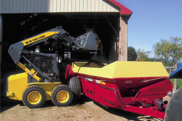 New Holland | 100 Series Box Spreaders | Model 165 for sale at Kunau Implement, Iowa