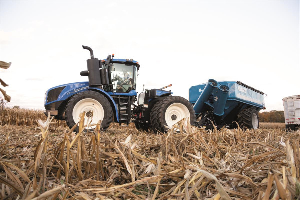New Holland T9.530 Wheeled and SmartTrax™ for sale at Kunau Implement, Iowa