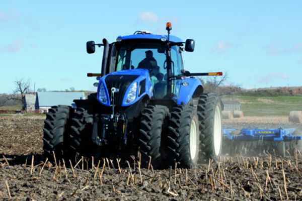 New Holland T8.390 for sale at Kunau Implement, Iowa