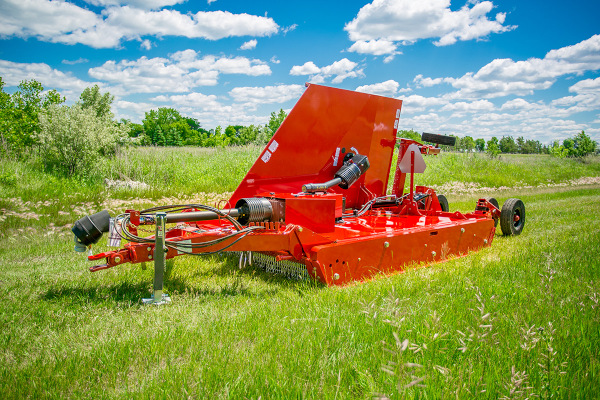 Farm King | Mowers and Cutters | 10.5' Flex-Wing Rotary Cutter for sale at Kunau Implement, Iowa