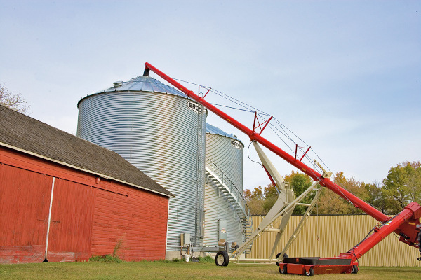 Farm King | BackSaver Auger | Model 1370 for sale at Kunau Implement, Iowa