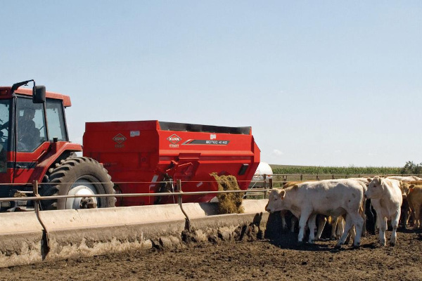 Kuhn | 4-Auger Horizontal Mixers | 4100 Series for sale at Kunau Implement, Iowa
