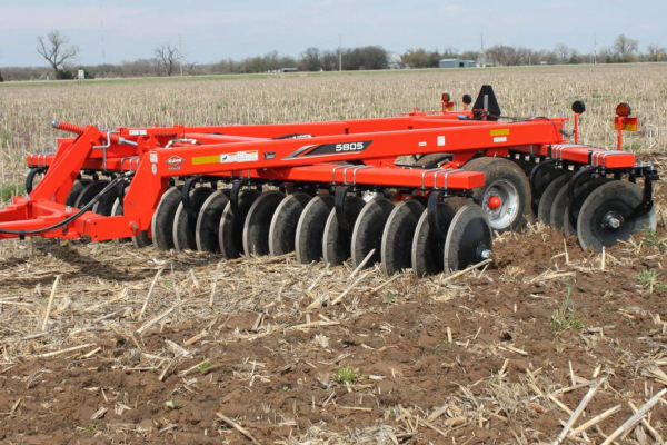 Kuhn 5805-12R for sale at Kunau Implement, Iowa