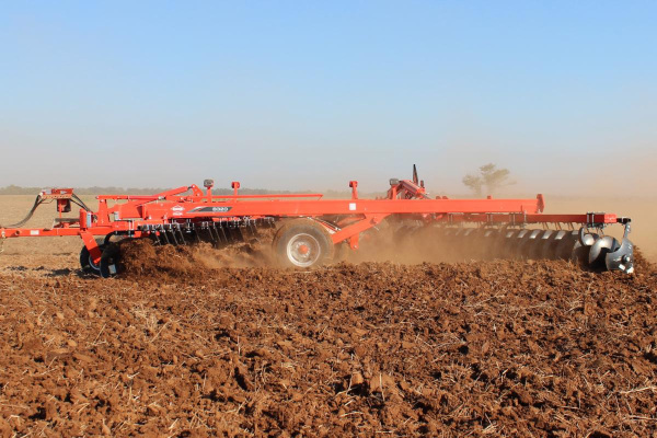 Kuhn 8320-37WQF for sale at Kunau Implement, Iowa