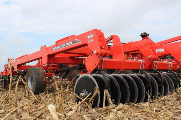 Kuhn | Combination Disc Rippers | Dominator® 4860 for sale at Kunau Implement, Iowa