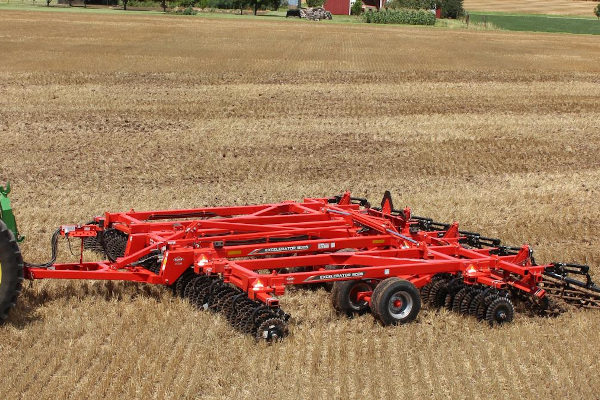 Kuhn | Excelerator® 8005 | Model 8005-50 for sale at Kunau Implement, Iowa