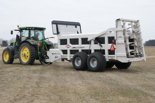Kuhn | Rear-Discharge Spreaders | HP 160 ProPush® Series for sale at Kunau Implement, Iowa