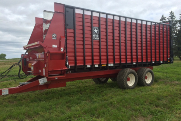 Meyer Farm | Forage Boxes | Front & Rear Unload Forage Boxes for sale at Kunau Implement, Iowa