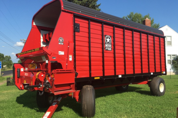 Meyer Farm | Forage Boxes | Front Unload Forage Boxes for sale at Kunau Implement, Iowa