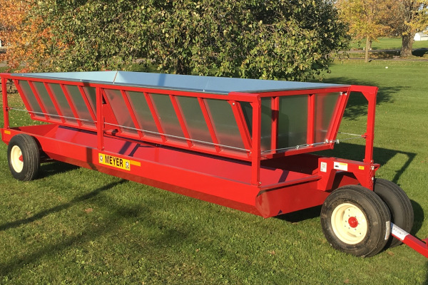 Meyer Farm | Meyer "P Series" Dolly Wheel Bunk Feeder | Model P200 / P240 / P300 for sale at Kunau Implement, Iowa