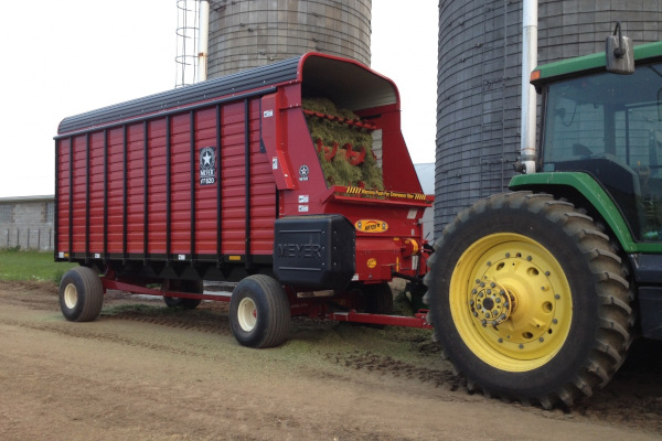 Meyer Farm | RT600 Front Unload Forage Box | Model RT620 for sale at Kunau Implement, Iowa
