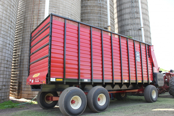 Meyer Farm | RT600 Front Unload Forage Box | Model RT622 for sale at Kunau Implement, Iowa