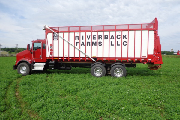 Meyer Farm | Forage Boxes | Rear Unload Forage Boxes for sale at Kunau Implement, Iowa