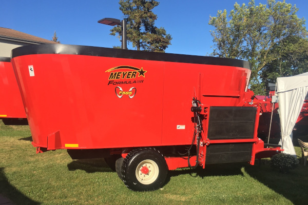 Meyer Farm F585 for sale at Kunau Implement, Iowa