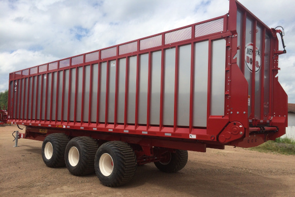 Meyer Farm | Chassis / Tridem | Model XTSS4500+ Tridem Trailer / Suspension Steer Trailer - 45 Ton for sale at Kunau Implement, Iowa Meyer Farm | Chassis / Tridem | Model XTSS4500+ Tridem Trailer / Suspension Steer Trailer - 45 Ton for sale at Kunau Implement, Iowa