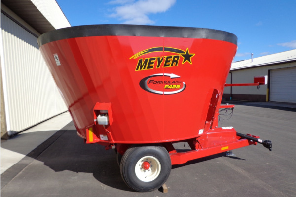 Meyer Farm F425 for sale at Kunau Implement, Iowa