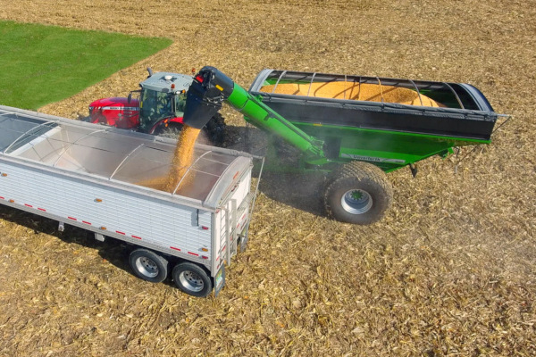 Unverferth | Grain Carts | 60 Series Corner-Auger for sale at Kunau Implement, Iowa