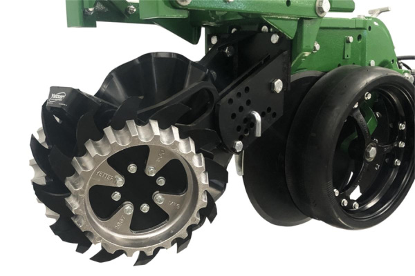 Yetter | 2960/2967-007 Floating Combo Row Cleaner | Model 2960/2967-007 Floating Combo Row Cleaner for sale at Kunau Implement, Iowa