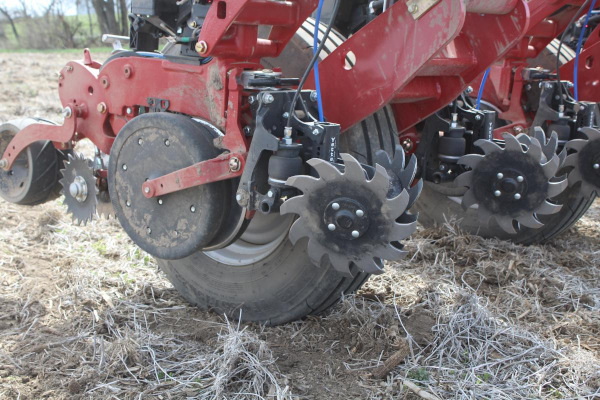 Yetter | 6000 Serrated Closing Disc | Model 6000-021 Serrated Closing Disk Kit 9" for sale at Kunau Implement, Iowa
