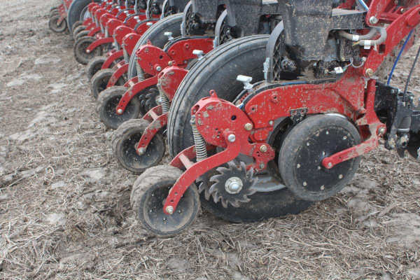 Yetter | 6000 Sharktooth® Closing Wheel for Case IH 2000 Series | Model 6000 Sharktooth®  for sale at Kunau Implement, Iowa