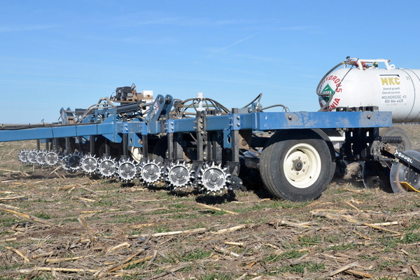 Yetter | Fertilizer Equipment | Toolbar-Mount Row Cleaners for sale at Kunau Implement, Iowa
