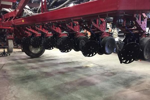 Yetter 2940-001 (White) for sale at Kunau Implement, Iowa