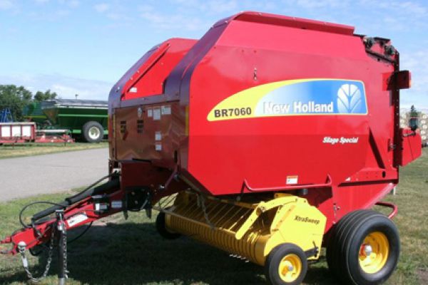 New Holland BR7060 Silage Special (PRIOR MODEL) for sale at Kunau Implement, Iowa