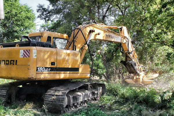 Diamond Mowers | Excavator Attachments | TYPES OF EXCAVATOR ATTACHMENTS for sale at Kunau Implement, Iowa
